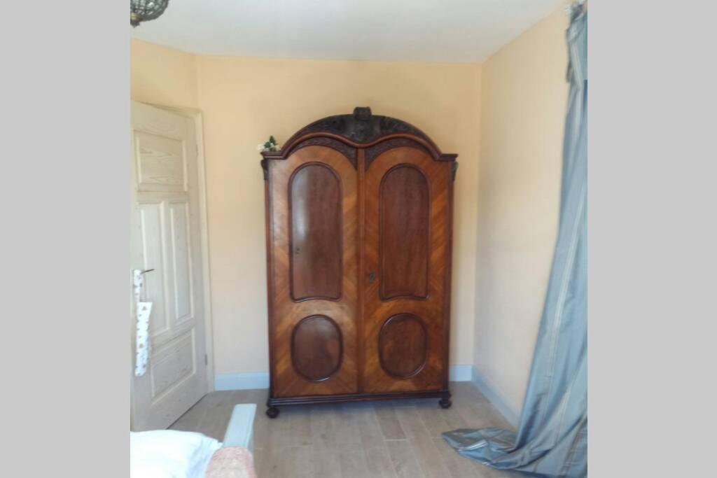 Ferienwohnung In Seenaher Kuenstlervilla In Gstadt Gstadt am Chiemsee Exteriör bild