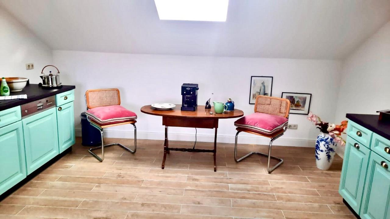 Ferienwohnung In Seenaher Kuenstlervilla In Gstadt Gstadt am Chiemsee Exteriör bild