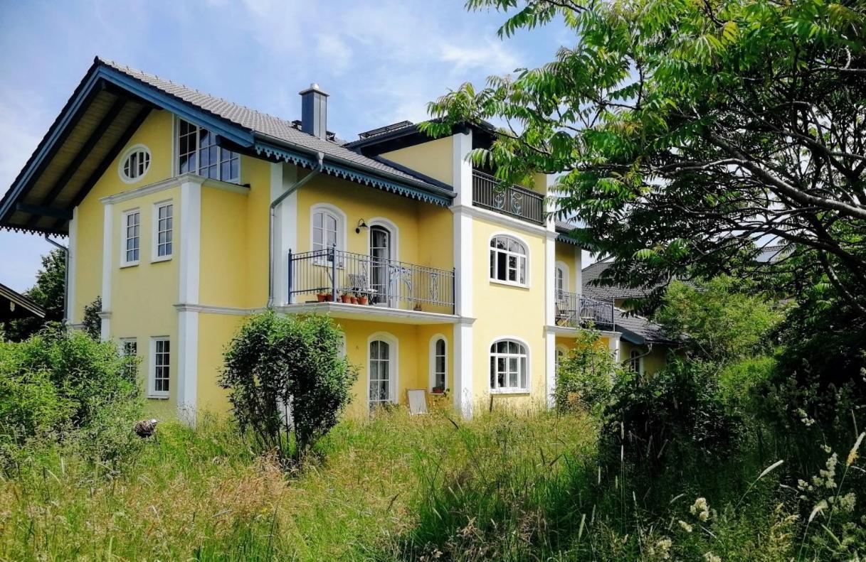 Ferienwohnung In Seenaher Kuenstlervilla In Gstadt Gstadt am Chiemsee Exteriör bild